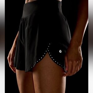 Lululemon Fast and Free Reflective Mid-Rise Classic Fit Short 3”